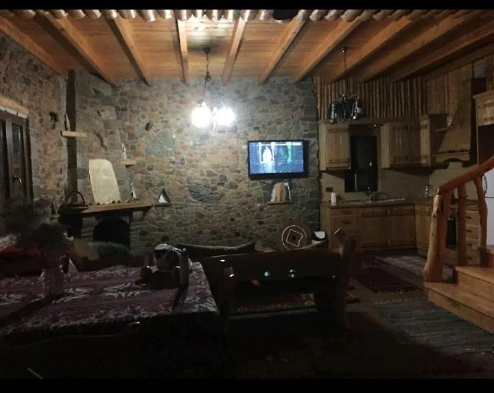 Apartment Shtepia E Tradites Hotel Belsh